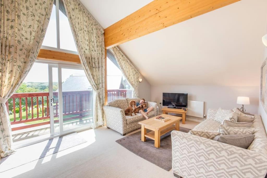 Retallack Resort 4 Bedroom Lodge - Hot Tub For Hire On Request -Pool & Spa Padstow Exteriör bild